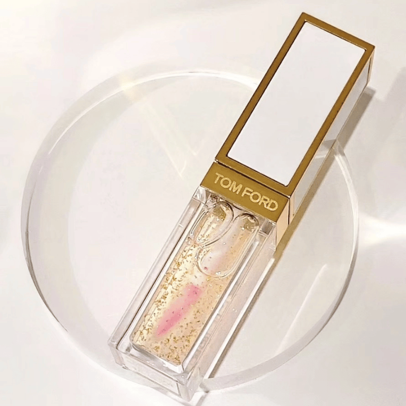 Soleil Lip Blush Baume Teinte Liquide được thiết kế với vẻ ngoài sang trọng và tinh tế, đặc trưng của Tom Ford.